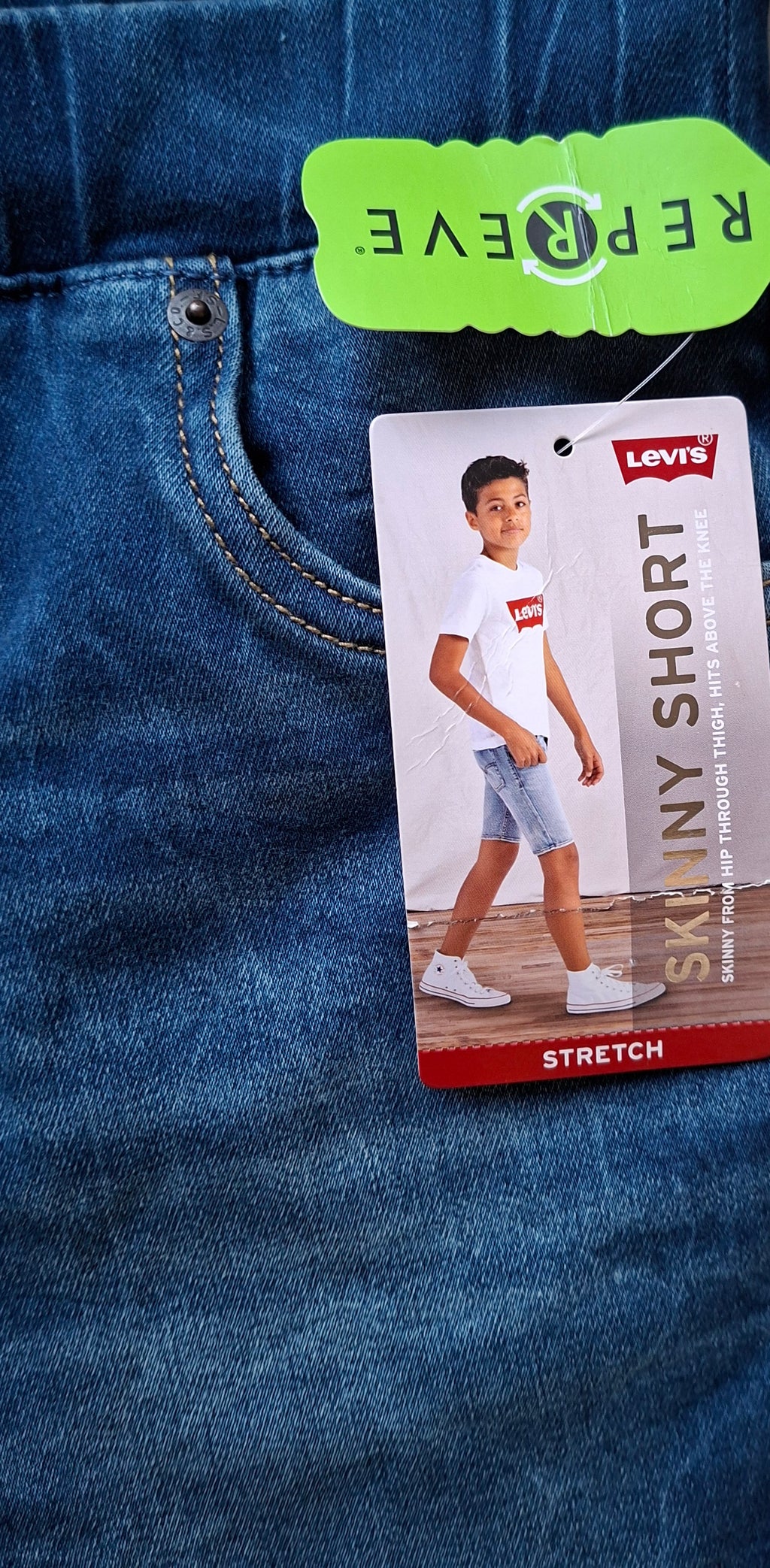 Levis Shorts / 12-13 years