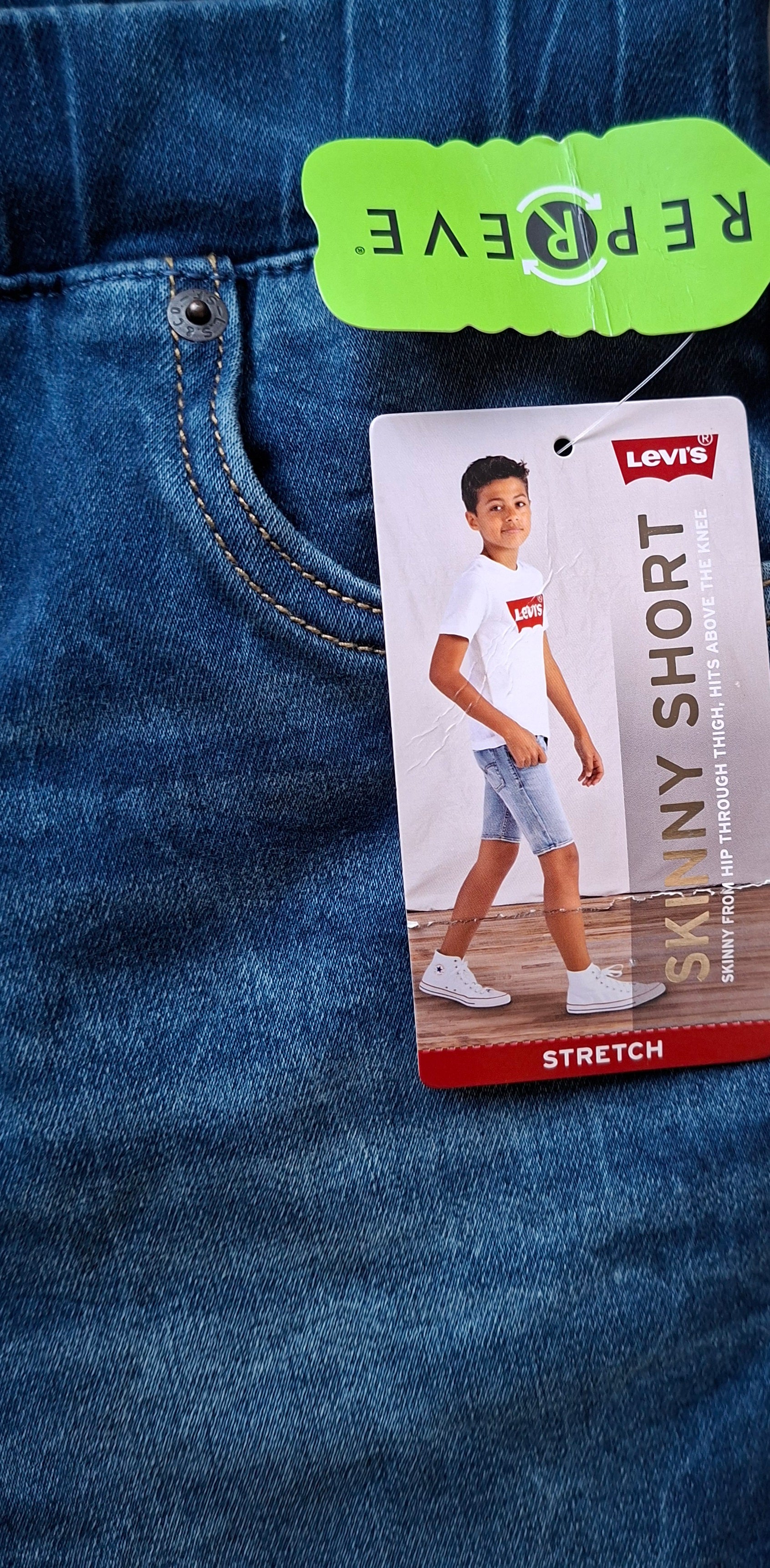 Levis Shorts / 12-13 years