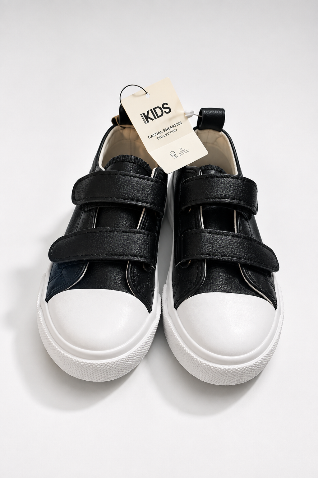 Cotton On Kids Sneakers / Size 27