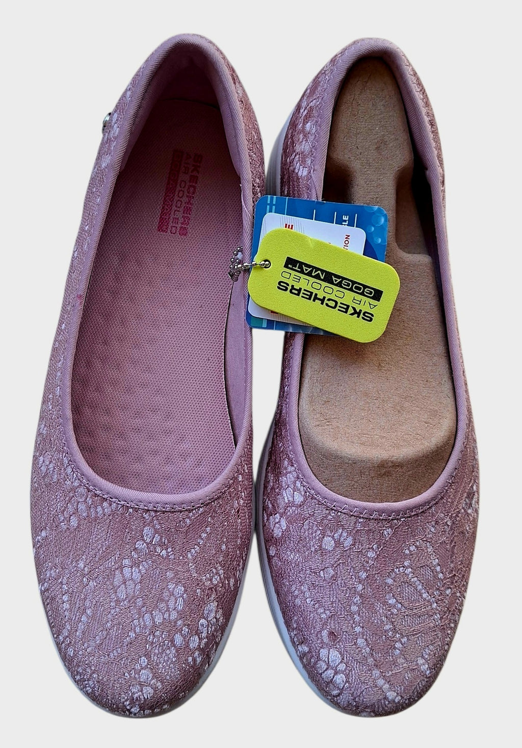 Skechers / Size 38
