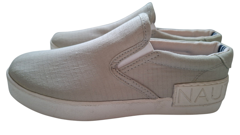 Nautica sneakers / size 33