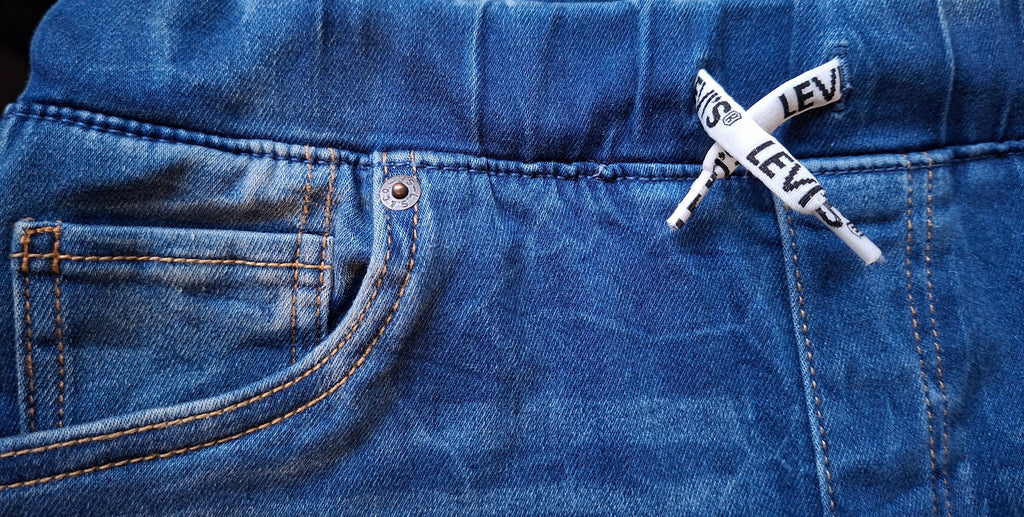 Levis Shorts / 12-13 years